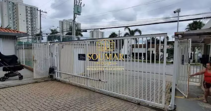 Casa em condomínio à venda, 2 dormitórios, 1 banheiro, 2 vagas de garagem