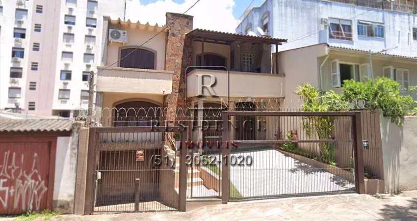 Imóvel de alto padrão em Higienópolis, Porto Alegre-RS: 3 quartos, 2 salas, 3 banheiros, 4 vagas de garagem, 287 m² de área. Venda ou Locação!