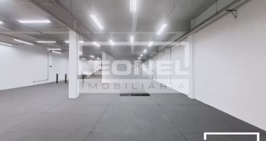 Salão comercial de 1600m² com 06 banheiros para locação - Campos Elíseos