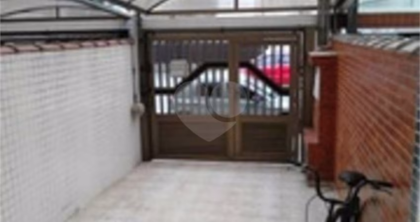 Casa com 3 quartos à venda em Boqueirão - SP