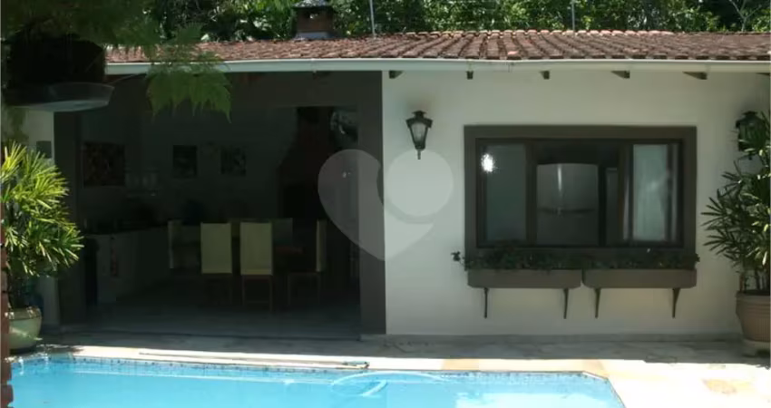 Casa com 3 quartos à venda na Aratinga, Enseada, Guarujá