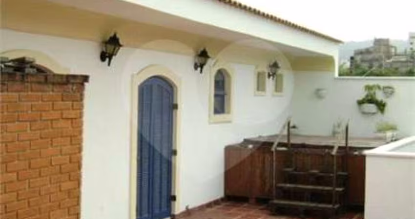 Casa com 5 quartos à venda em Enseada - SP