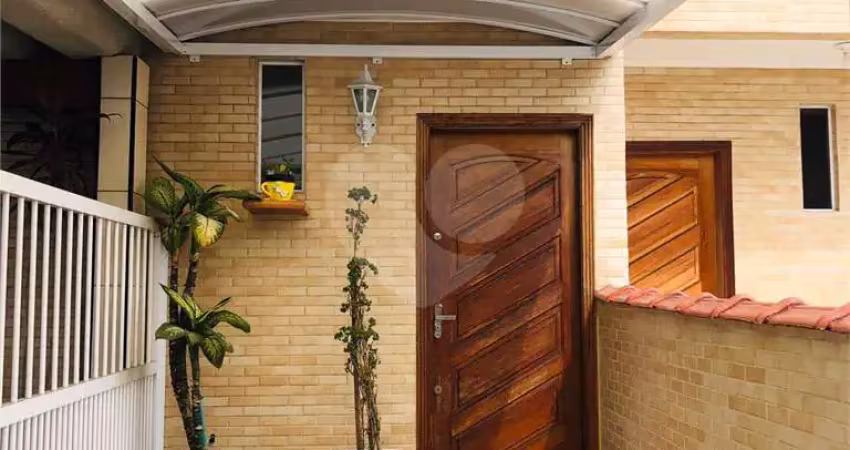 Casa de vila com 3 quartos à venda em Esplanada Dos Barreiros - SP