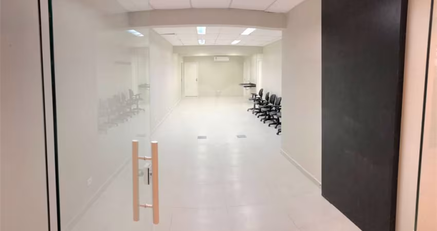 Salas à venda ou para locação em Macuco - SP