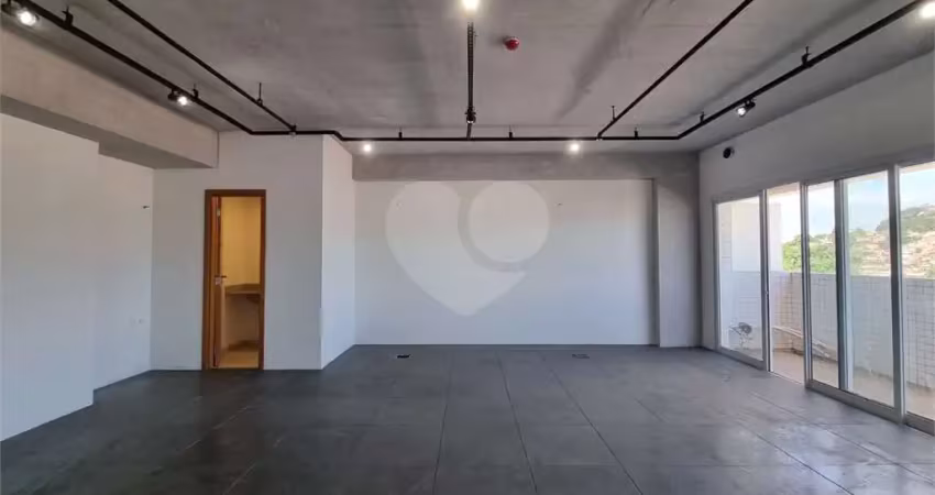 Sala comercial para alugar na Rua Amador Bueno, Centro, Santos