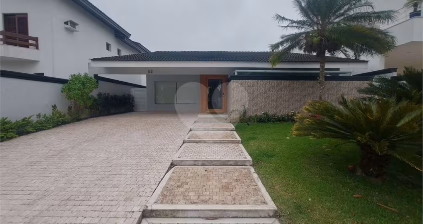 Casa térrea com 4 quartos à venda em Jardim Acapulco - SP