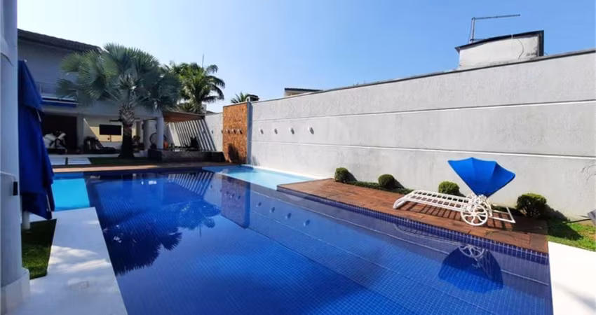 Casa com 10 quartos à venda em Jardim Acapulco - SP