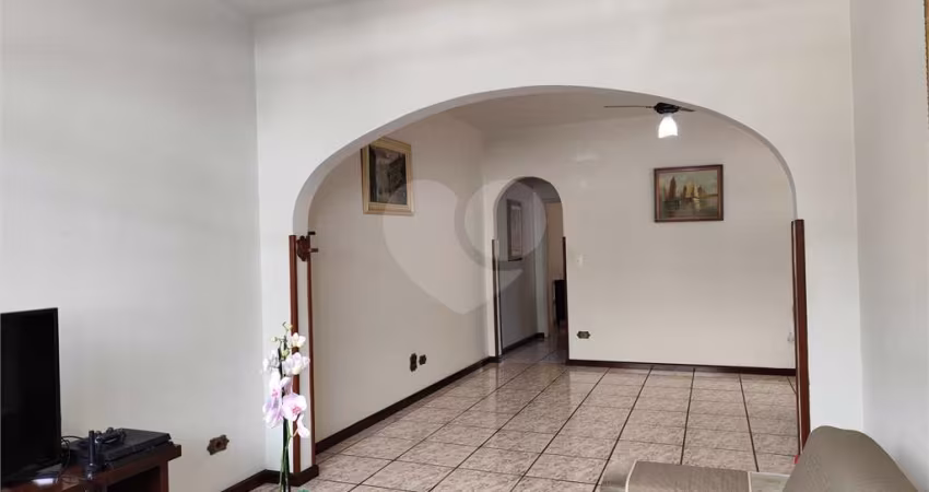 Casa com 3 quartos à venda em Vila Belmiro - SP