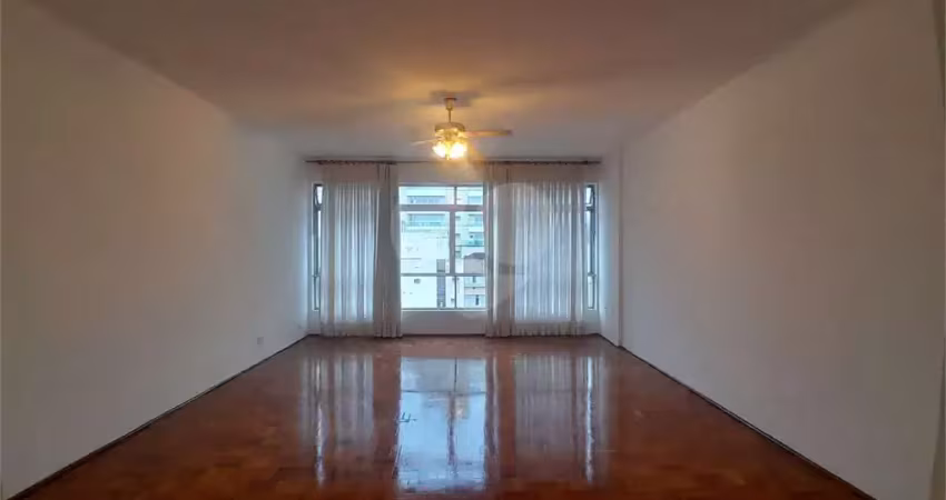 Apartamento com 2 quartos à venda ou para locação em Gonzaga - SP