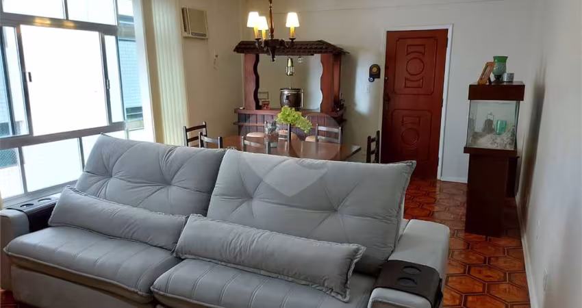 Apartamento com 3 quartos à venda em Embaré - SP