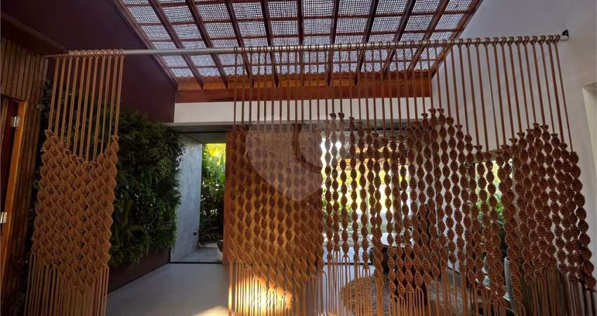 Casa com 5 quartos à venda em Jardim Acapulco - SP