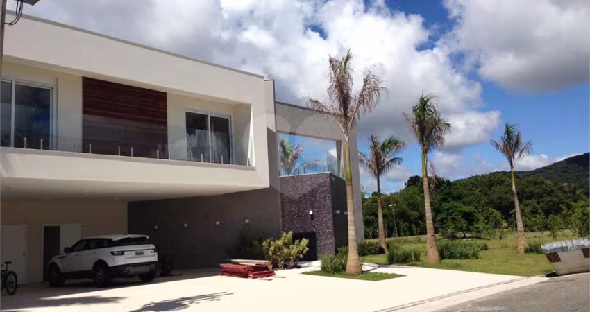 Casa com 6 quartos à venda em Jardim Acapulco - SP