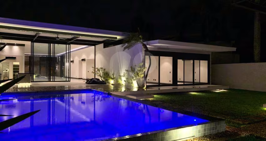 Casa com 6 quartos à venda em Jardim Acapulco - SP