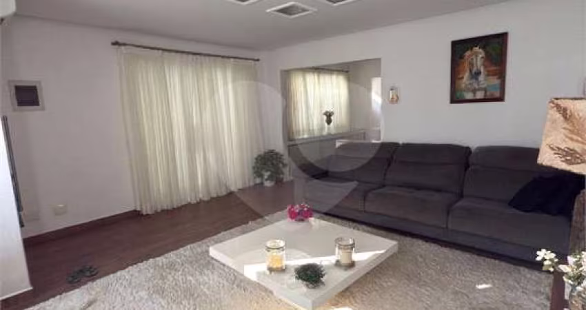 Casa com 3 quartos à venda em Vila Belmiro - SP