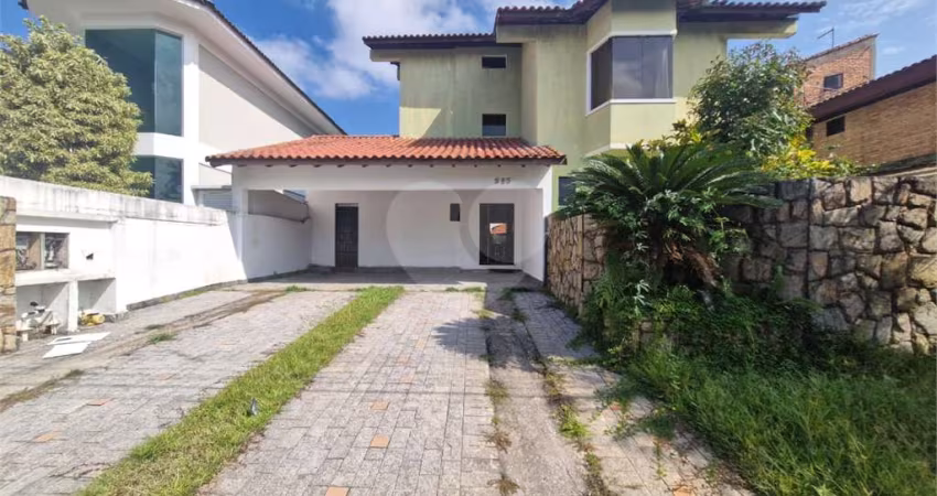 Sobrado com 4 quartos à venda em Jardim Acapulco - SP