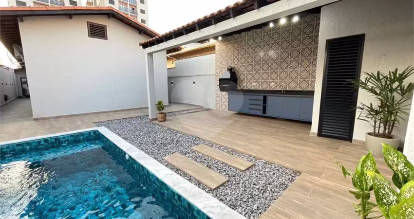 Casa com 3 quartos à venda na Rua Juquirais, Tupi, Praia Grande