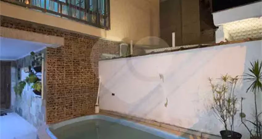 Casa com 3 quartos para alugar na Rua Adolfo Lutz, Ponta da Praia, Santos