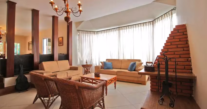 Casa com 5 quartos à venda na Renato Benedito Petta, 77, Vila Brandina, Campinas