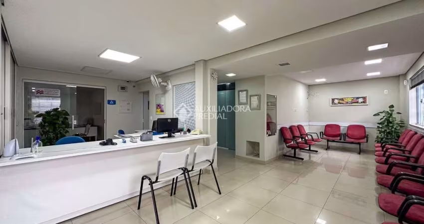 Prédio Comercial no Jd. Do Mar