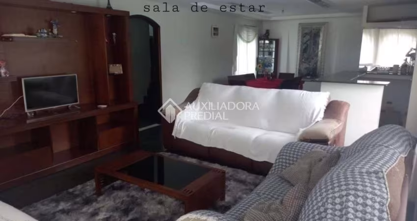 Casa com 4 dormitórios à venda, 376 m² por R$ 1.300.000,00 - Nova Petrópolis - São Bernardo do Campo/SP