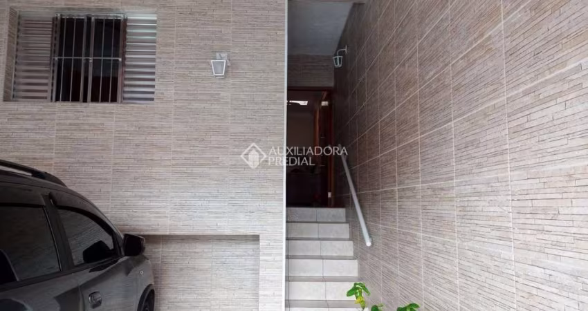 Casa com 3 dormitórios à venda, 150 m² por R$ 634.000,00 - Parque Jaçatuba - Santo André/SP