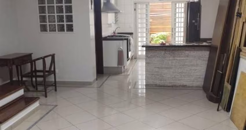 Casa com 2 dormitórios à venda, 125 m² por R$ 795.000,00 - Vila Humaitá - Santo André/SP