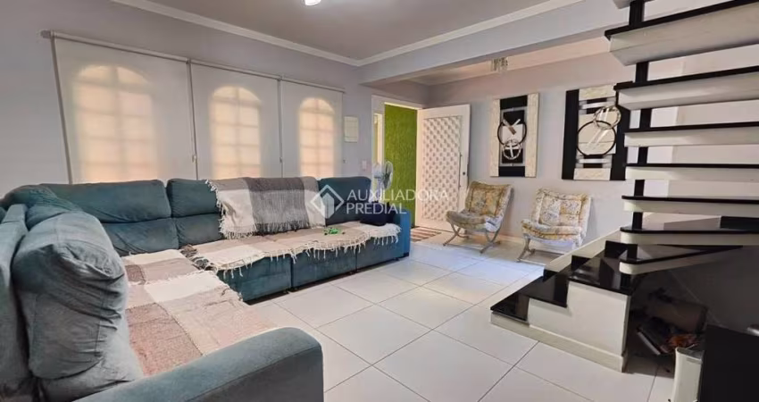 Sobrado com 3 dormitórios à venda, 177 m² por R$ 770.000,00 - Conjunto Habitacional Célia - São Bernardo do Campo/SP
