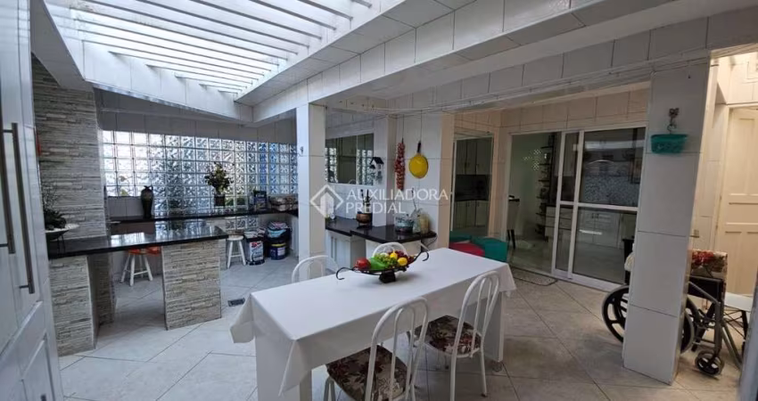 Sobrado com 3 dormitórios à venda, 389 m² por R$ 1.400.000 - Santa Terezinha - São Bernardo do Campo/SP