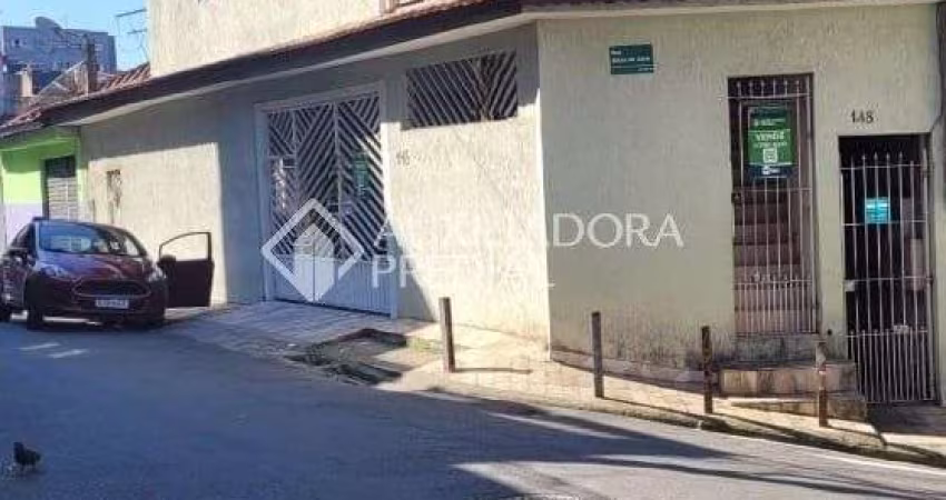 Sobrado com 6 moradias em São Bernardo do Campo, Jardim Cantareira / Dos Casa  à venda