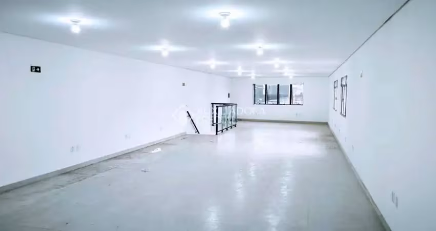 Salão comercial recém reformado, no bairro cerâmica, em são caetano do sul, com 300m² de a/c