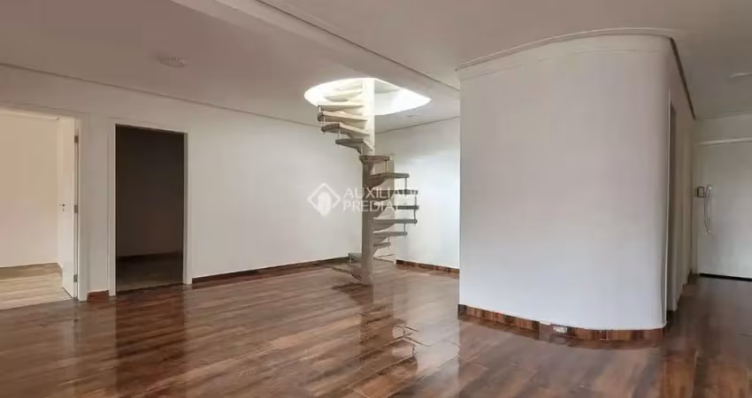 Espaçosa cobertura do tipo sem condomínio, com elevador, à venda no bairro paraíso, em santo andré