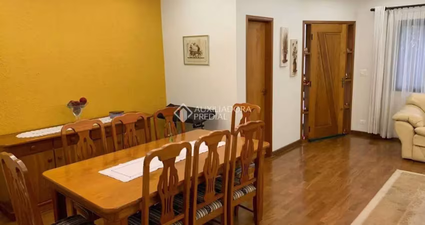 Casa com 3 quartos à venda na Rua Prates, Osvaldo Cruz, São Caetano do Sul