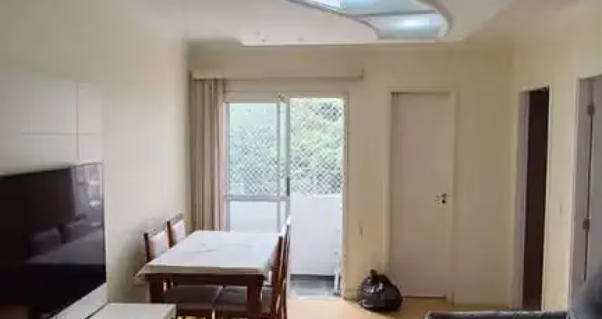 Apartamento de 2 dormitórios está localizado no bairro demarchi