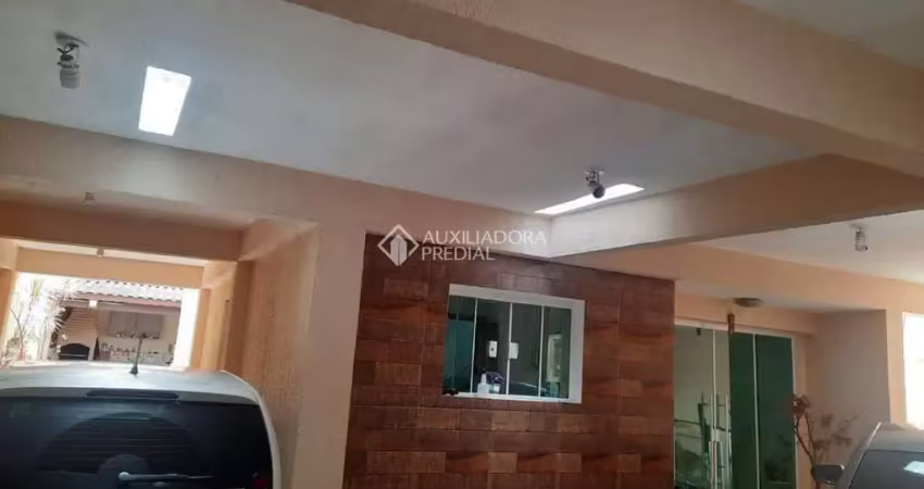 Sobrado à venda 3 quartos, 1 suíte, piscina, churrasqueira, 4 vagas em jardim irajá, sbc