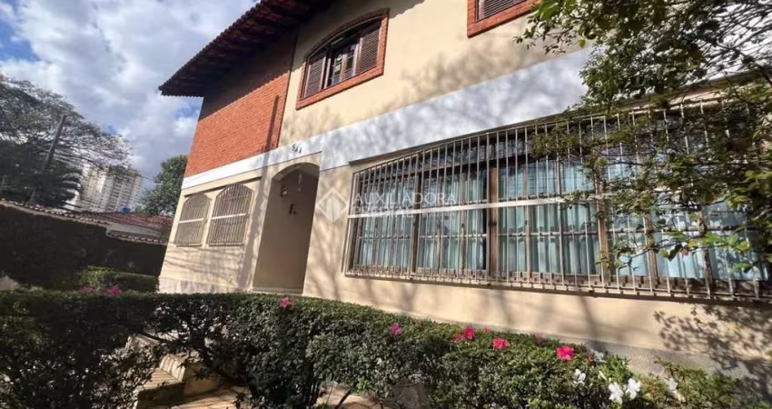 Sobrado amplo e completo,  com490m² de area construída -jardim do mar -sbc