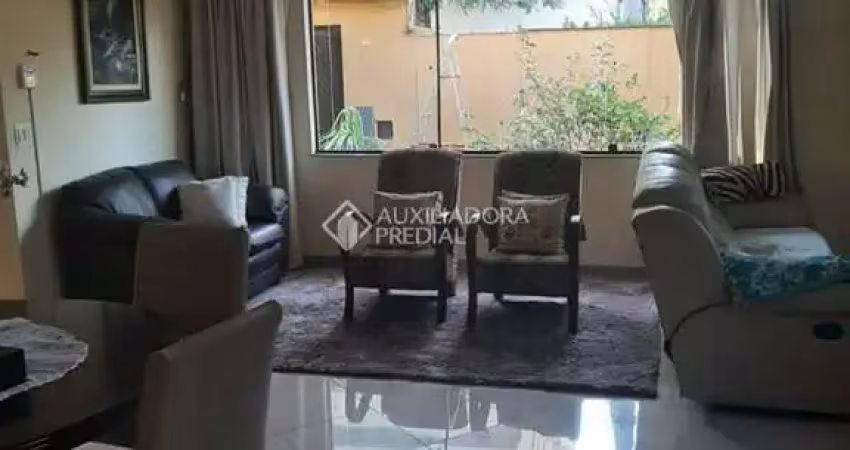 Casa com 3 quartos à venda na Rua Maria Adelaide Rossi, Jardim Chácara Inglesa, São Bernardo do Campo