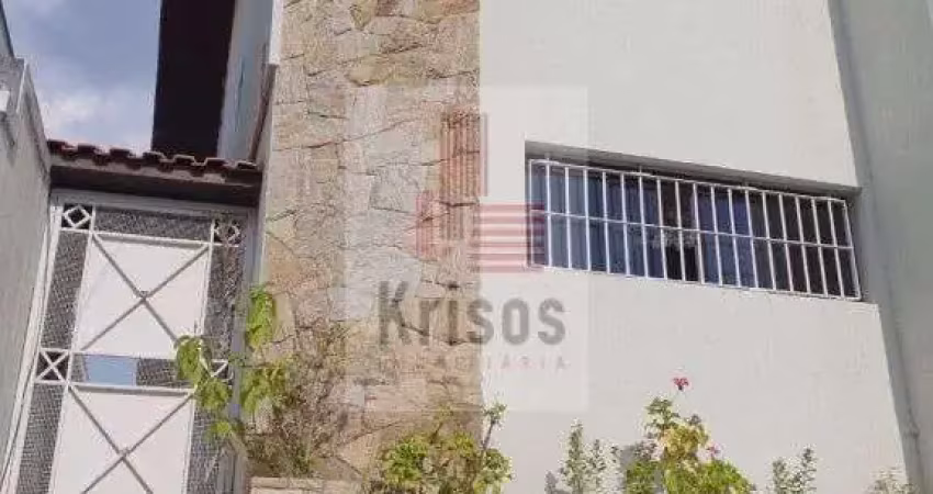 Sobrado com 3 Suítes e Excelente Localização!