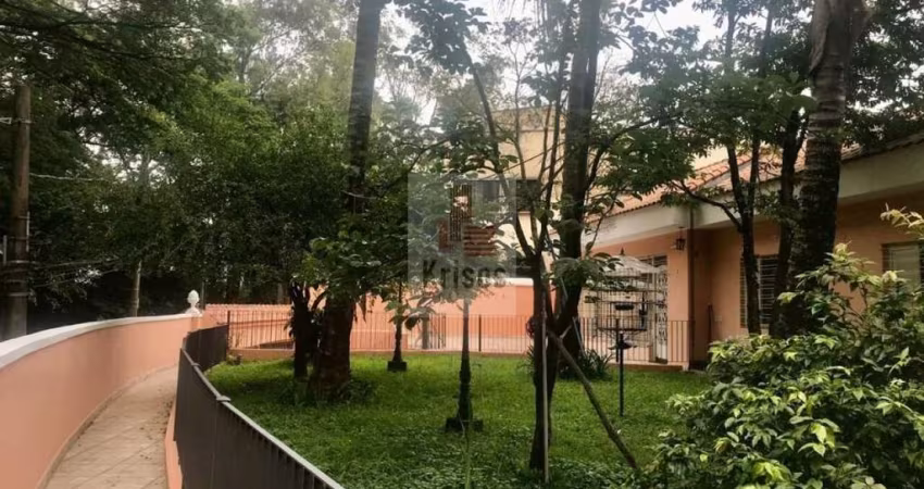 Casa térrea bem localizada a venda na Vila Sônia!700 m2 de têrreno