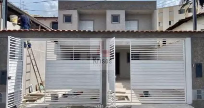 Lindo sobrado com 2 suítes com varanda, sala com 2 ambientes, lavabo, cozinha, quintal com 2 vagas