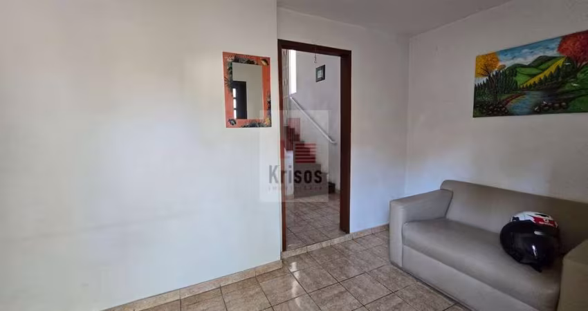 Excelente Oportunidade: Sobrado Espaçoso com 3 Dormitórios! Instituto de Previdência.