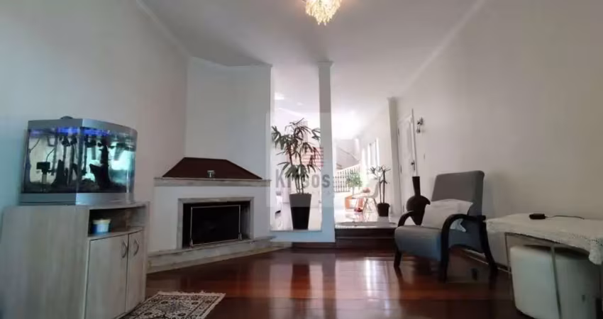 Um imóvel completo, amplo, ótima localização no ponto mais alto do bairro, à 50 m do Parque Sabesp.
