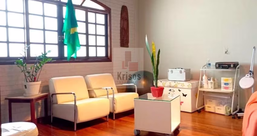 Casa térrea Butantâ 4 dormitórios e 2 suítes com churrasqueira.
