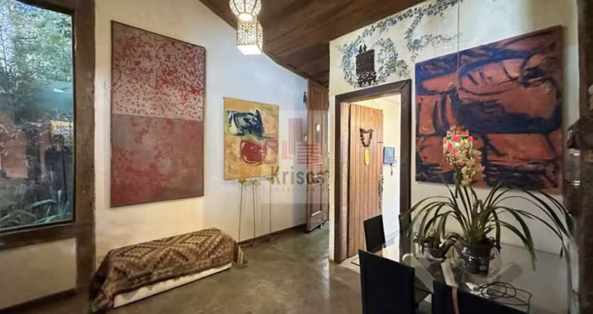 Oásis Verde no Coração da Granja Viana ? Ideal para Residencial ou Comercial!