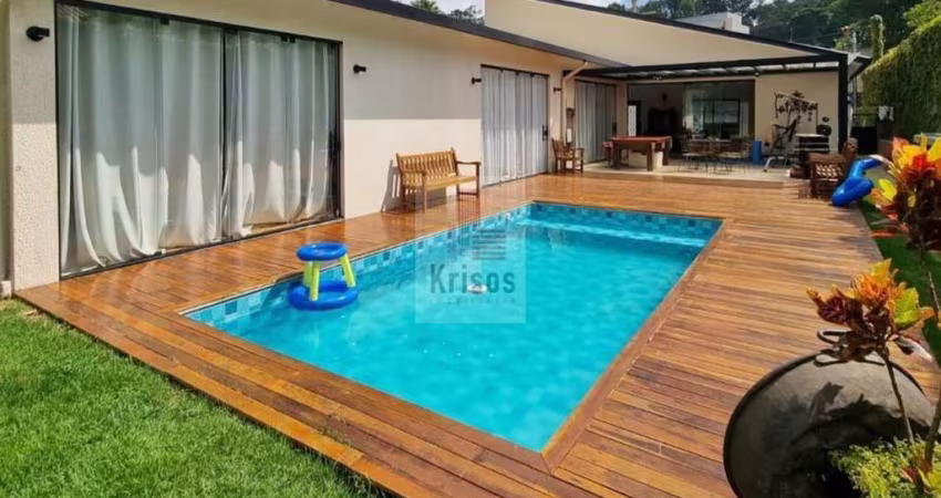 Oportunidade Única: Linda Casa Térrea Contemporânea na Granja Viana!