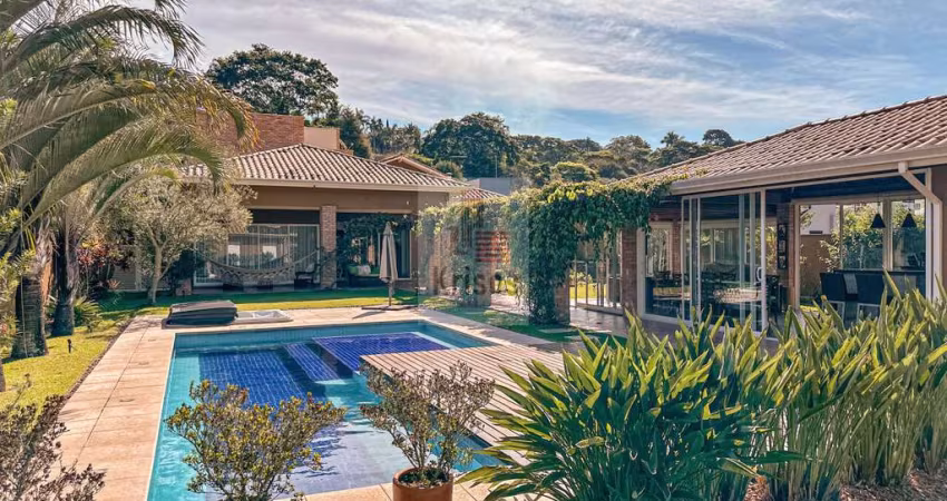 Casa Moderna em Terreno Pleno - Alto Padrão com Acabamentos de Qualidade!