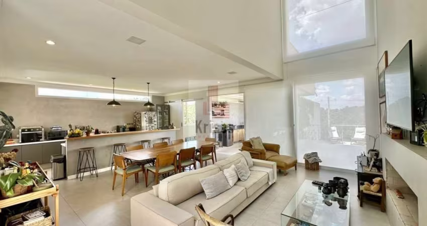Casa Moderna Integrada com Acabamento de Alto Padrão e Vista Deslumbrante!
