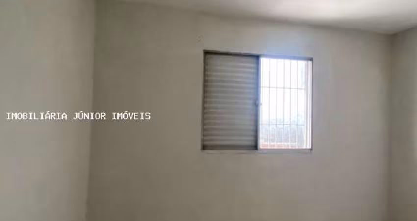 Casa para Locação em São Paulo, Cidade Júlia, 2 dormitórios, 1 banheiro, 1 vaga