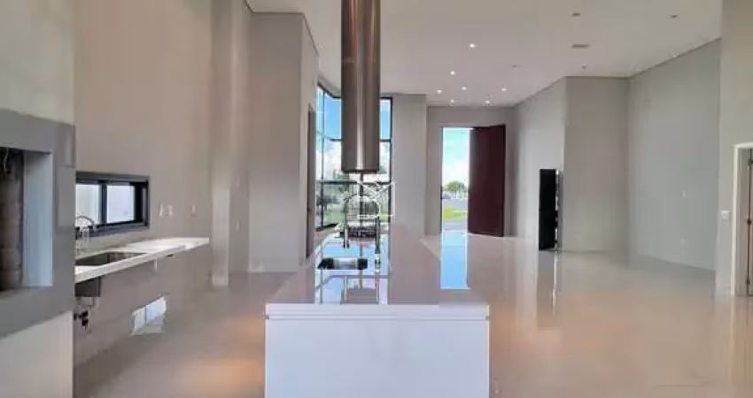 Casa no florais italia, 4 suites com closet, churrasqueira, piscina, 3 garagens
