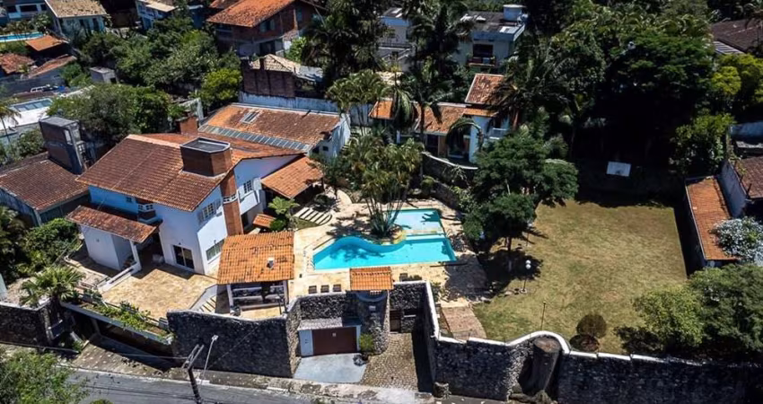 Casa com 6 quartos à venda no Granja Viana, Cotia 