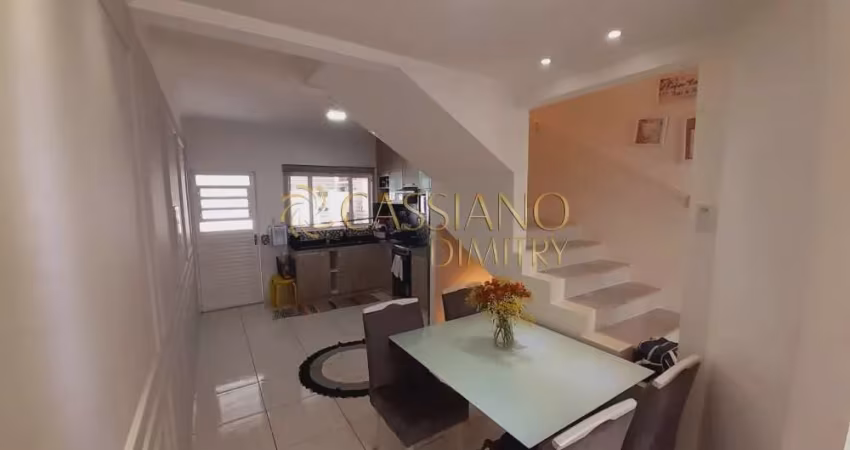 Sobrado à venda de 80m² | 02 dormitórios, sendo todos suítes e 02 vagas de garagem | Condomínio Limoeiro - Jardim Limoeiro | São José dos Campos |